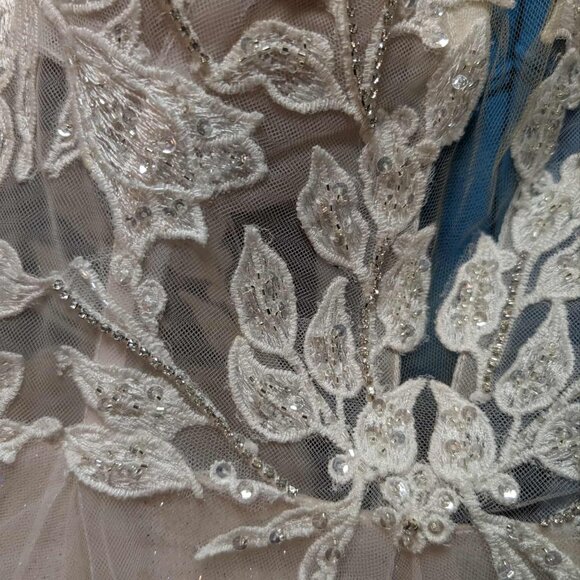 David’s Bridal Illusion Cap Sleeve Lace Wedding Dress Size 14 Ivory/Cashmere - Picture 9 of 16